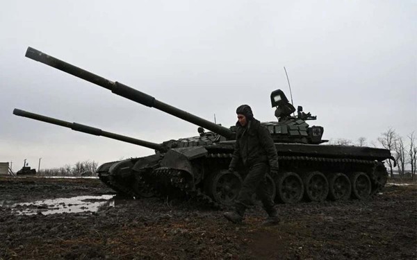 Putin orden� desplegar al Ej�rcito ruso en los territorios separatistas de Ucrania