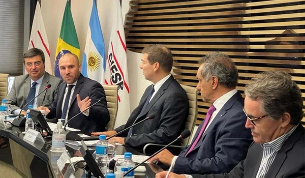 Martín Guzmán recibió en Brasil reclamos de empresarios por el cepo: