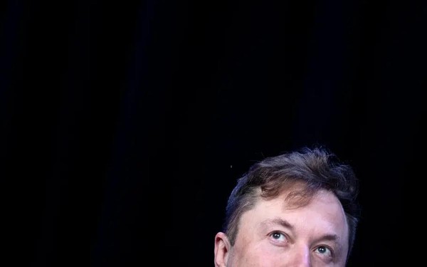 Elon Musk disuelve la junta directiva de Twitter y afianza su control de la compaa como director nico