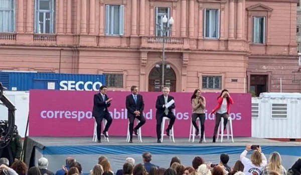 El Presidente enviar� al Congreso un proyecto que ampl�a las licencias por maternidad y paternidad