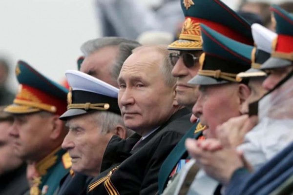 Putin presidi un modesto desfile militar del Da de la Victoria en la Plaza Roja de Mosc: 