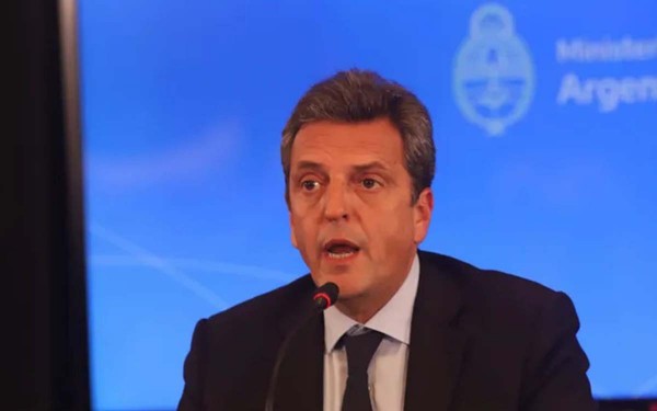 Massa descartó una renuncia: