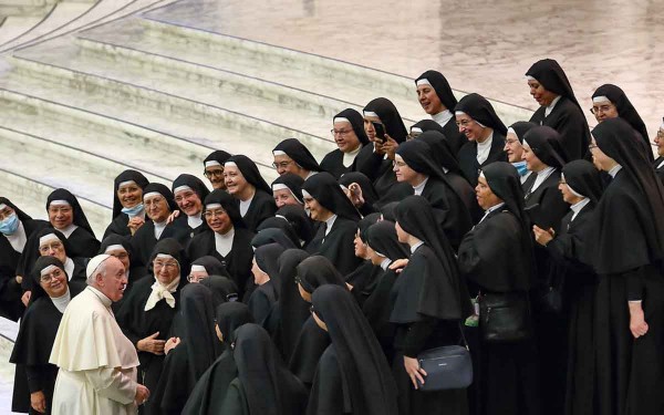 El papa Francisco admite que sacerdotes y monjas consumen pornografa