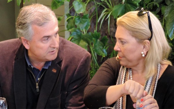 Elisa Carrió define un