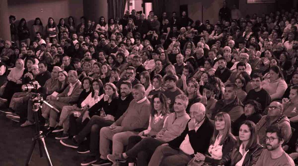 Por amplia mayoria, el Partido Socialista resolvi� integrar el frente �Unidos para Cambiar Santa fe�