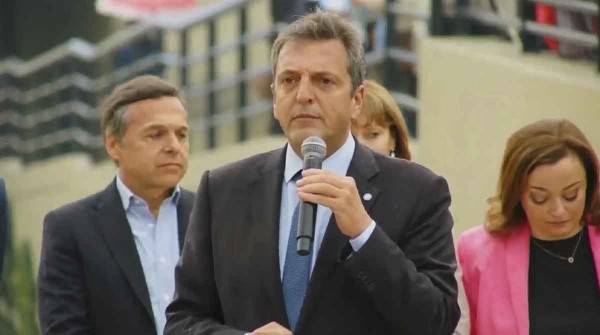 Massa encara la recta final de la campaña, rodeado de su entorno de leales pero también con el regreso de viejos rivales