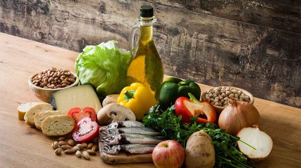 Cmo es la dieta mediterrnea que mejora la salud y promueve la longevidad