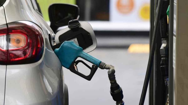 Se profundiza en el interior el faltante de combustibles y se extiende la venta con cupos