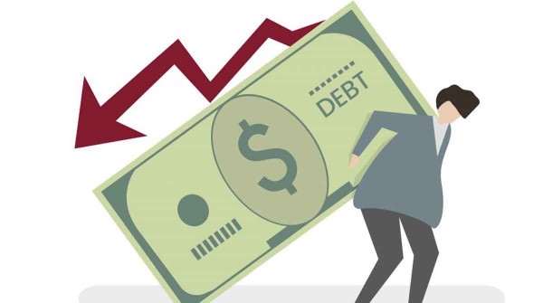 La odisea de llegar a fin de mes: las familias se endeudan y dejan de pagar impuestos