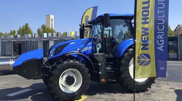 Un nuevo tractor funciona con biometano y reduce en un 80% las emisiones de dixido de carbono