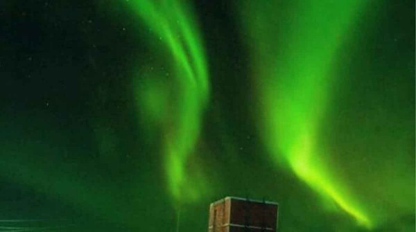 Un fenmeno ti de verde el cielo de la Antrtida Argentina y fue viral en redes sociales