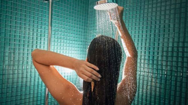 La extraña enfermedad que impide ducharse, hacer ejercicio y exponerse a la lluvia a quienes la padecen