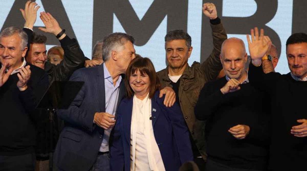 Con foto de unidad, Bullrich oficializó su triunfo en la interna de Juntos por el Cambio