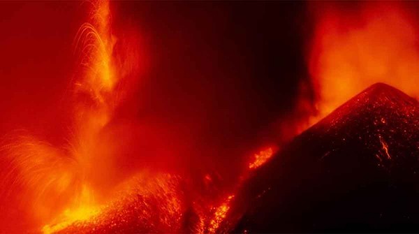 La erupcin del Etna causa el cierre del aeropuerto de Catania
