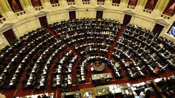 El Senado retrocede con el aumento de las dietas y congela por este a�o los haberes de los legisladores
