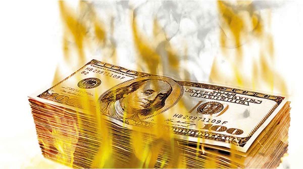 Dólar: el blue no detiene su marcha y superó los $1000