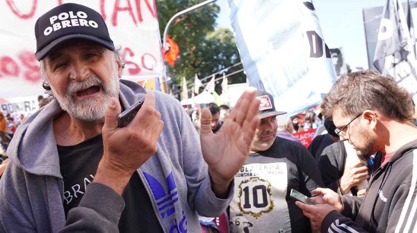 Te van a echar, gil de lechera: el violento ataque de Eduardo Belliboni a un periodista en el inicio de la marcha