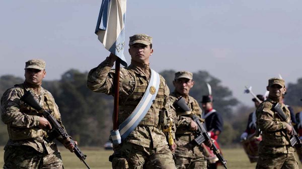 El Gobierno redefini la Defensa Nacional y habilita a actuar a las fuerzas armadas en 