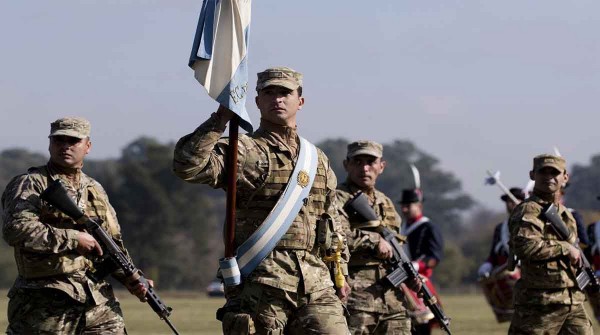 El Gobierno avanza en la purga de las Fuerzas Armadas: ahora pas a retiro a 16 almirantes de la Armada