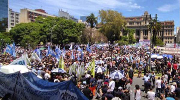 Marcha de la CGT: Sergio Palazzo acus� a la Polic�a de marcar con pintura a los manifestantes