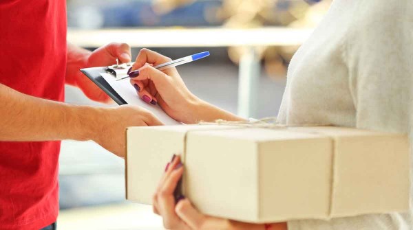 El Gobierno analiza ampliar los l�mites para hacer compras en el exterior a trav�s del �puerta a puerta�