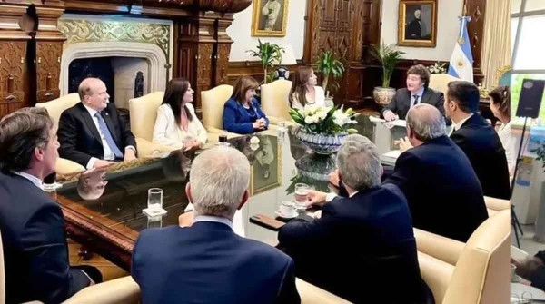 En el Poder Ejecutivo hay descalabro con los sueldos y el Gobierno busca corregirlo con un �paquete anticasta�