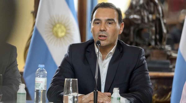 El gobernador de Corrientes: 