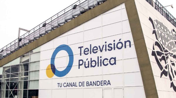 El Gobierno interrumpió los sitios web y desactivó las redes sociales de los medios públicos nacionales