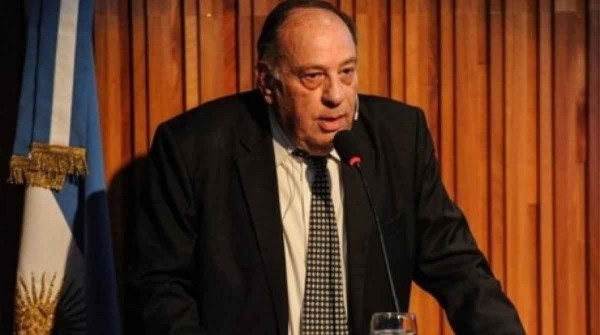 Roberto Cachanosky carg� contra el Gobierno por la emisi�n monetaria y habl� de un 