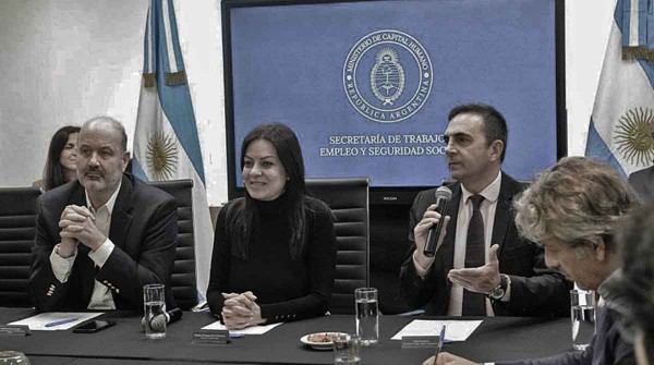 De la reforma laboral a la IA: los pr�ximos pasos en la mesa de Sturzenegger y Pettovello