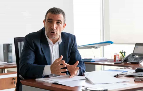 Aerol�neas apunt� a los gremios por el paro, revel� cu�nto ganan los pilotos e insisti� con privatizar