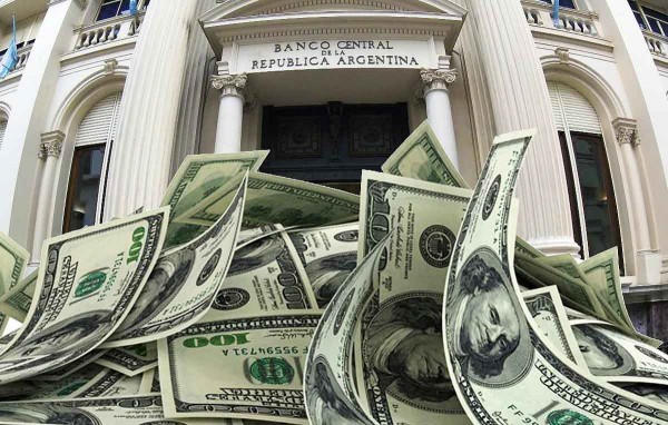 Alerta por los d�lares del BCRA: inminente presi�n por la estrategia importadora