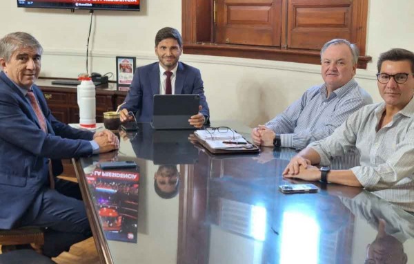 El Senador Michlig fue recibido por el Gobernador Pullaro para abordar una amplia agenda de trabajo
