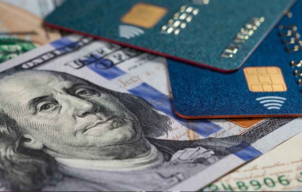 Desde hoy se puede pagar en dlares con tarjeta de dbito en comercios