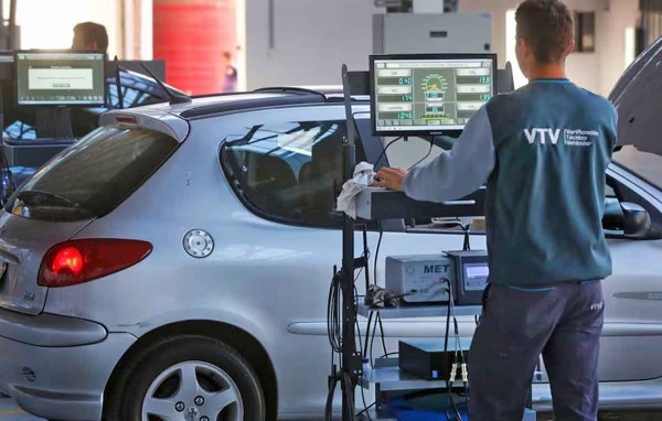 El Gobierno confirm cambios en la VTV, licencias de conducir e importacin de vehculos