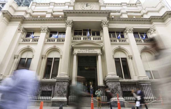 Lleg el primer desembolso del FMI y las reservas del BCRA treparon a casi US$ 36.800 millones