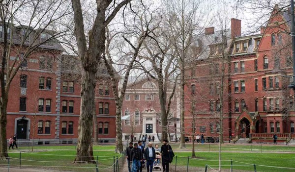 Nueva embestida contra Harvard: Trump anuncia el retiro de su exencin impositiva