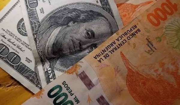 Gobierno impulsa el bimonetarismo, con mayor circulacin de dlares: impacto en el precio del billete, reservas y PBI