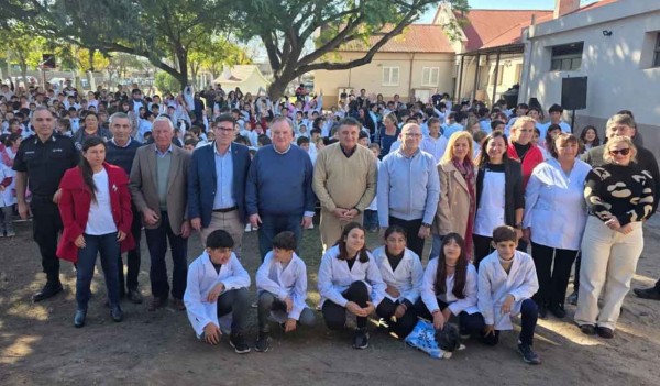 El Ministro Goity y el Senador Michlig inauguraron CINCO NUEVAS AULAS en el Dpto. San Cristbal