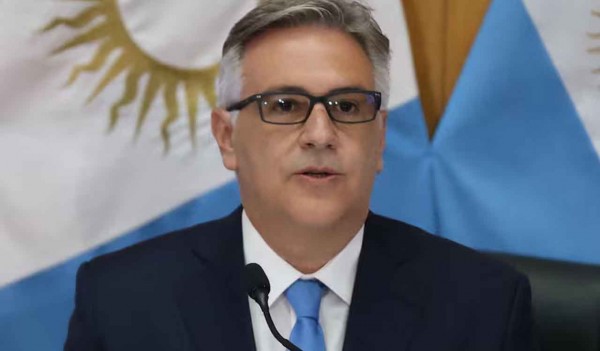 Martn Llaryora anunci un aumento del 84% para las jubilaciones mnimas y la entrega de un bono de $100.000
