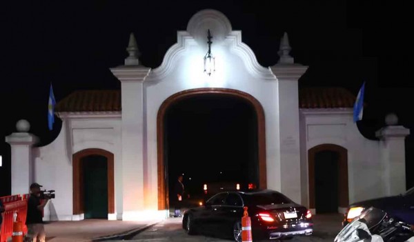 Milei cen en Olivos con diputados de LLA y aliados para asegurar los vetos en el Congreso