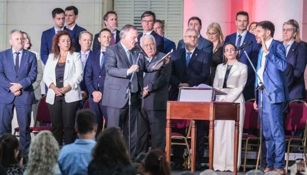 Felipe Michlig: “La Provincia Invencible de Santa Fe tiene nueva Constitución”