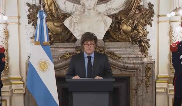 Tras la victoria electoral, Milei convoca a los gobernadores para el jueves y se pone al frente de una mesa de dilogo