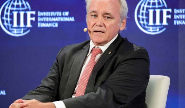 El Gobierno anuncia que comprar reservas y empieza a ponerle un piso al dlar