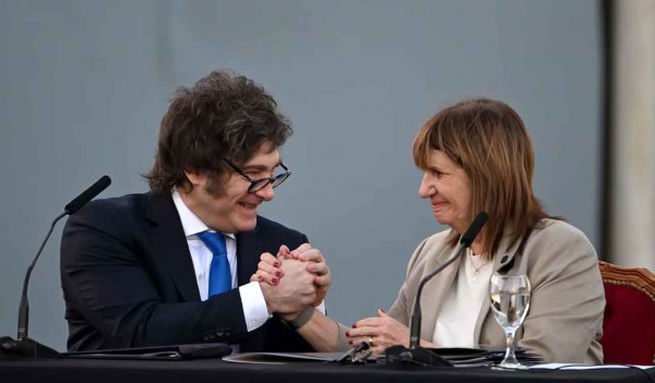 Tropiezos, caprichos, internas y demoras