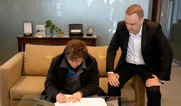 Reforma laboral: Javier Milei firm� el proyecto que se enviar� al Congreso