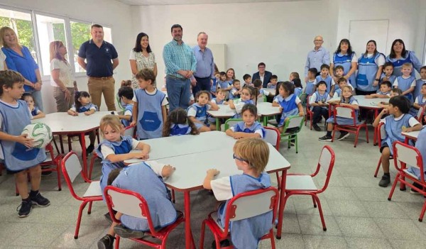 El senador Michlig y el ministro Goity inauguraron aulas en Colonia Rosa, San Guillermo y Monte Oscuridad