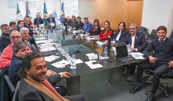 Las provincias presionan para que las turbulencias que enfrenta el Gobierno no frenen sus reclamos