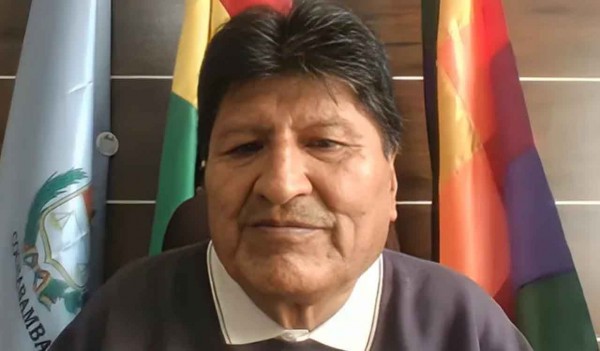 Evo Morales sugiere a Rodrigo Paz dejar de 