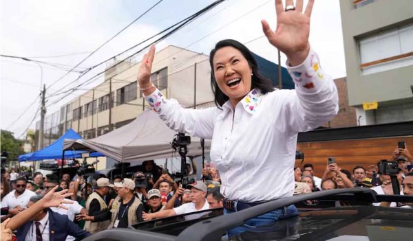 Balotaje en Per�: el conteo r�pido da un empate t�cnico pero los resultados oficiales, con el 90% escrutado, marcan una leve ventaja de Fujimori